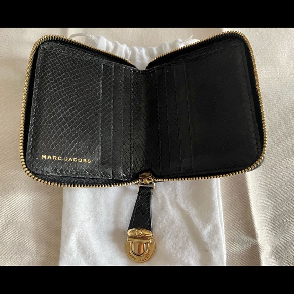 Authentic Marc Jacobs Python embossed gold studs shoulder bag and wallet. - Picture 15 of 15